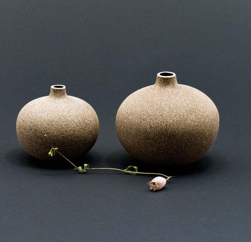 Vase Bari, Medium – Sand Dark